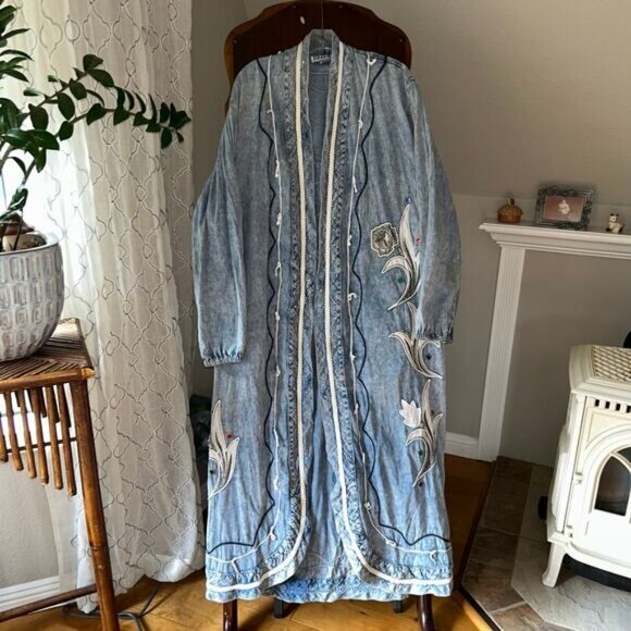 Modelle designs Jackets & Blazers - Vintage Modelle Designs 1980s Embroidered AcidWash Denim Duster Jacket Large
